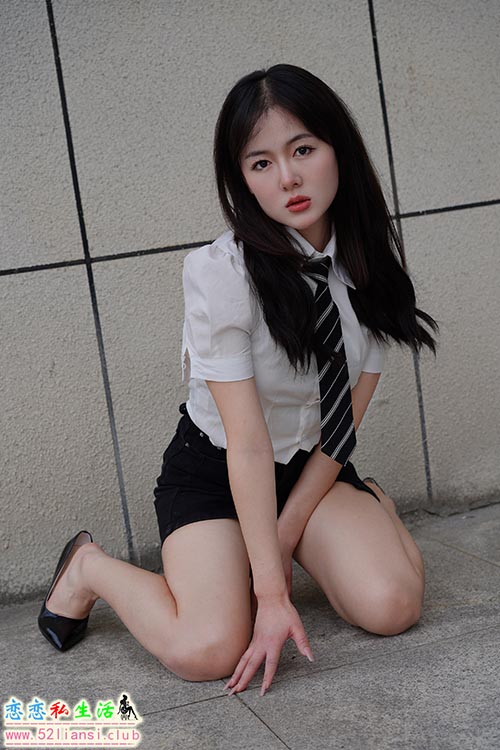 [袜小朵] 008 语烟 阳光下的纯欲天使【67P/185M】