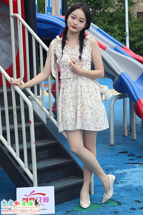 [初夏女神]054期 双双~《公园游玩》暑假该有的样子(带视频)【221P+1V/7.3G】