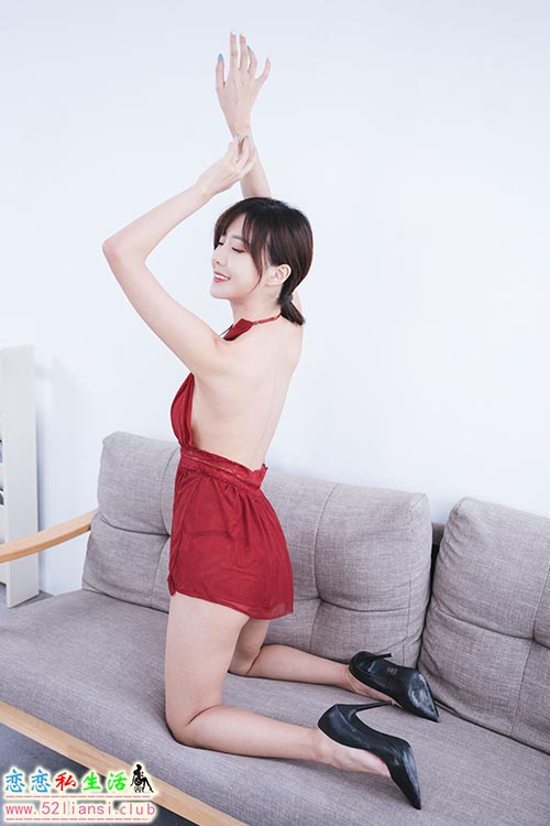 [街拍丝足]312-长腿美模 郁晴 - 睡衣高跟【120P/352M】