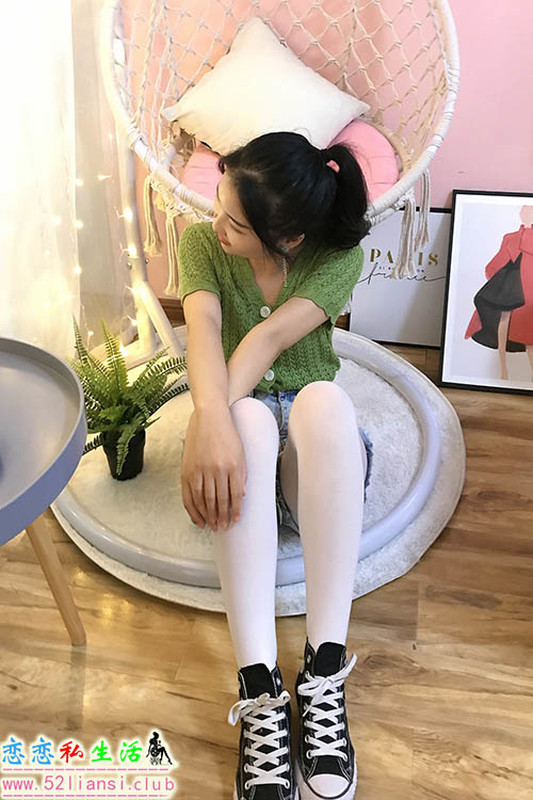 [最爱帆布鞋]016-学妹丝袜美腿写真（带视频）【243P+4V/522M】