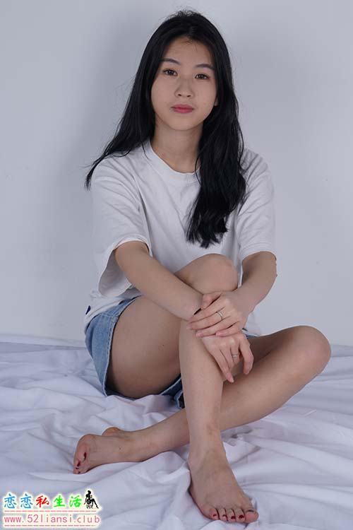 [Pary学生模拍]123 大美女秀婷再次展示36码原味美脚【101P/139M】