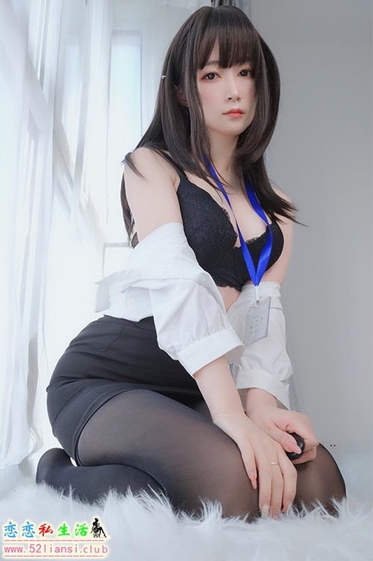 [白银81] 47 - 黑丝制服OL（带视频）【125P+8V/1.09G】