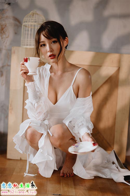 [街拍丝足]265-长腿美模 Ashley - 棚拍【161P/707M】