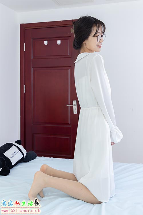 [物恋传媒] No.1754 菜菜-万籁俱静(带视频)【160P+1V/3.01G】