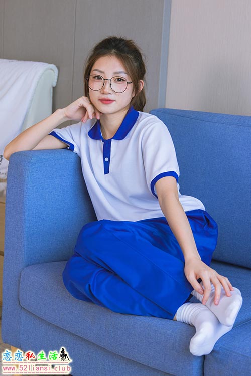 [袜啵啵] 193期 小沫-贝壳头板鞋、白棉袜、肉丝-脚尖透明款、校服裤里丝(带视频)【140P+1V/6.07G】