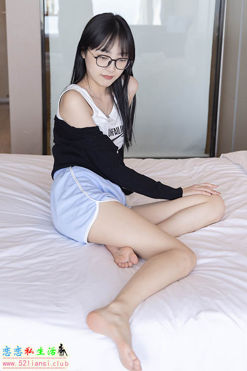 [袜啵啵] 081期 稚予- AJ、浅黄色短棉袜、浅蓝色短棉袜、裸足(带视频)【145P+1V/5.94G】