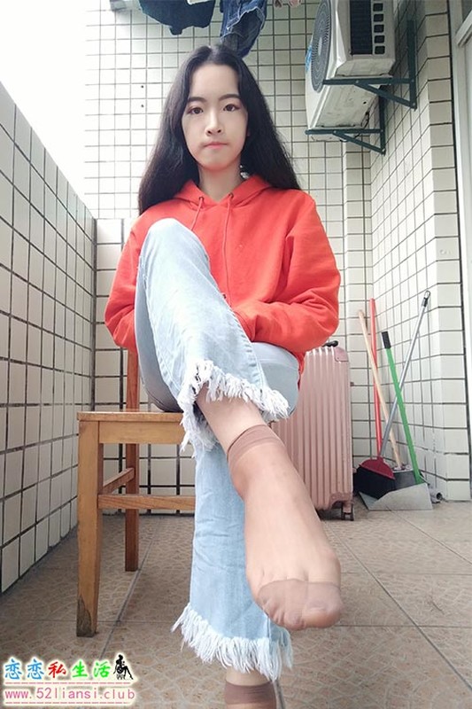 [学妹校园寝室丝短袜美脚]-第007期黄丽【97P/198M】
