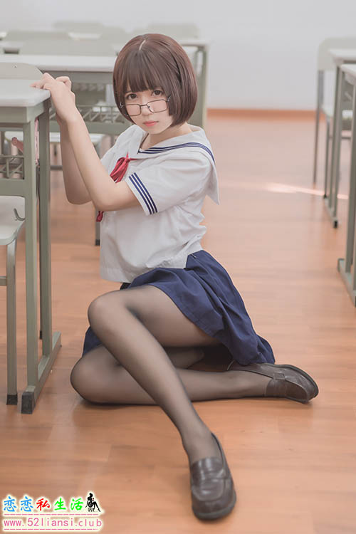 [白金saki] 03 教室JK黑丝【26P/196M】