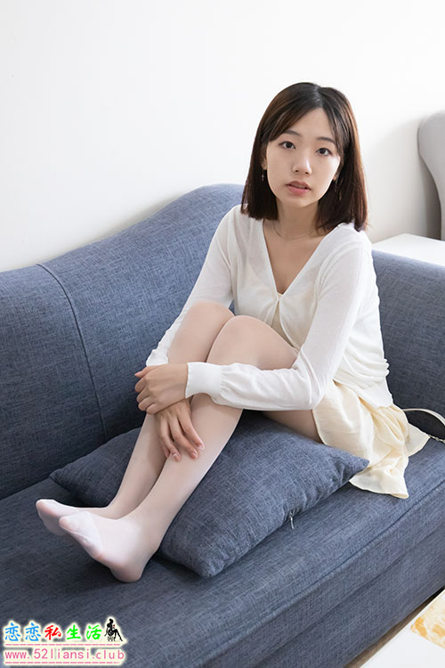 [袜啵啵] 005期 小甜豆-帆布鞋、薄白丝-脚尖加固款(带视频)【133P+1V/5.97G】