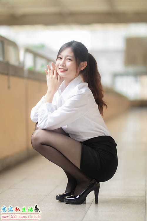 [街拍丝足]128-Dolly Liu OL黑丝高跟美腿【31P/18M】