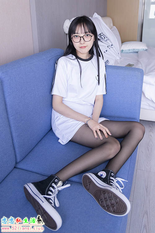 [袜啵啵] 067期 稚予-匡威帆布鞋、黑丝-脚尖加固款(带视频)【125P+1V/4.87G】
