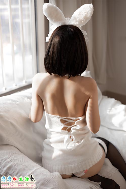 [疯猫ss]NO.057 白色毛衣【49P/143M】