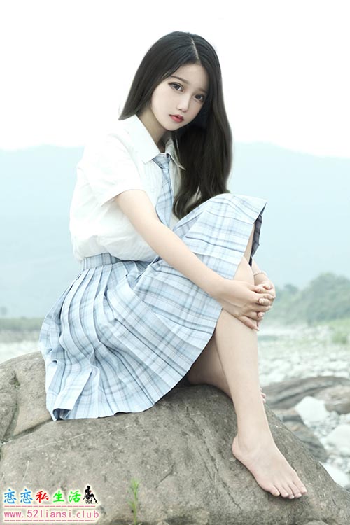 [美图精选]966-eloise软软-河边JK【32P/41M】