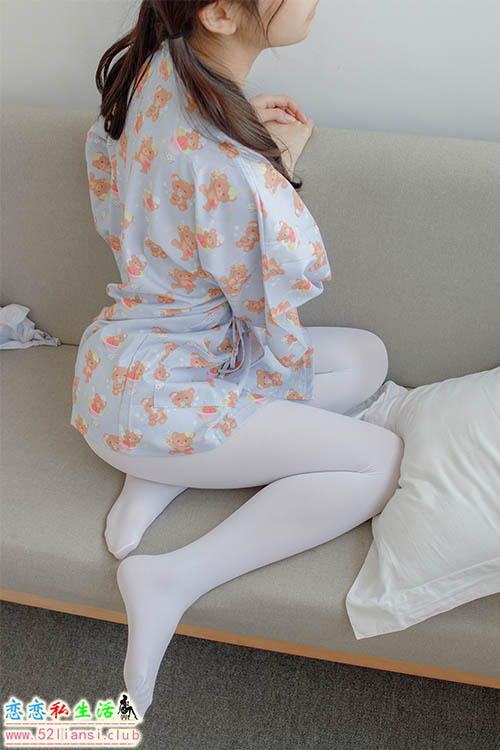 [森萝财团]-内部VIP系列 006 沙发上诱人的白丝美少女(带视频)【104P+1V/3.39G】