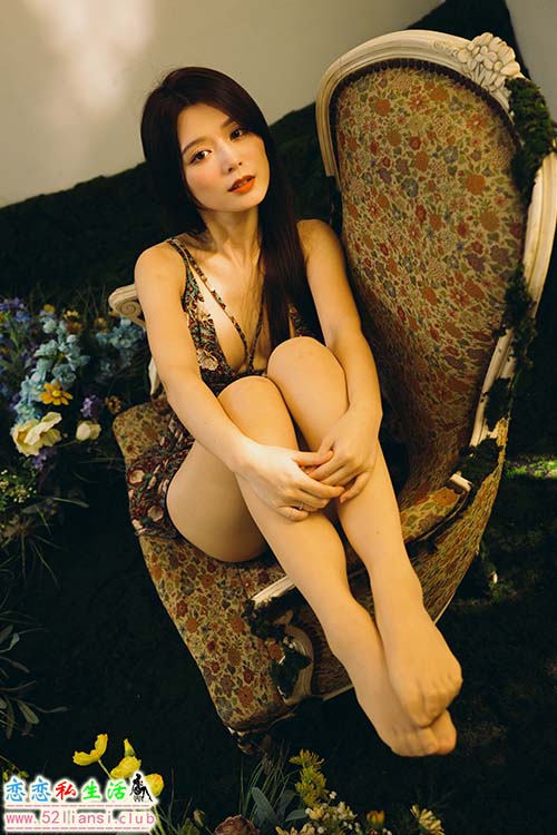 [街拍丝足]260-长腿美模 筱筱 - 植室【119P/548M】