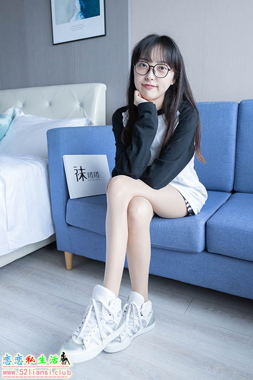 [袜啵啵] 015期 稚予-阿迪板鞋、白色短棉袜、肉丝-常规版(带视频)【135P+1V/3.05G】