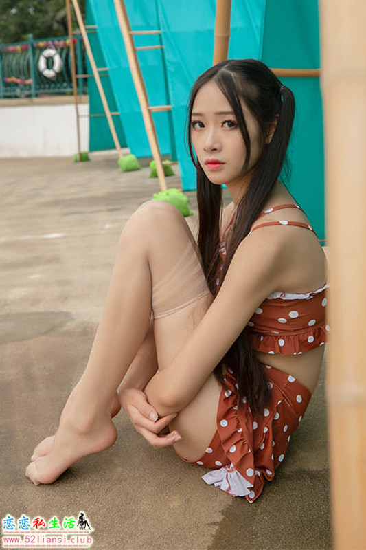 [MSLASS梦丝女神] NO.122 诗琪 泳池派对【71P/435M】