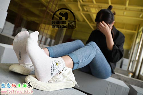 [誉铭传媒] 459期-2021-第12期挠脚(带视频)【80P+1V/1.36G】
