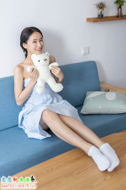 [物恋传媒] No.842 菜菜-真水无香(带视频)【143P+1V/3.05G】