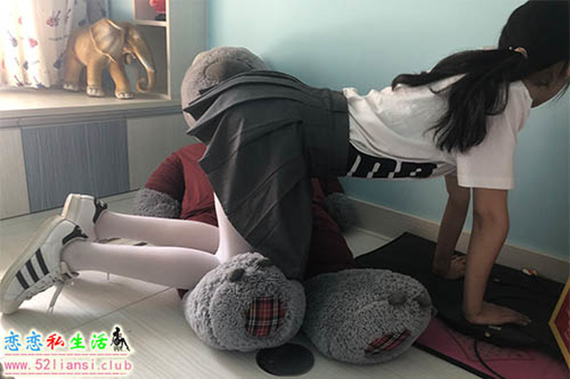 [最爱帆布鞋]032-学妹丝袜美腿写真【77P/209M】