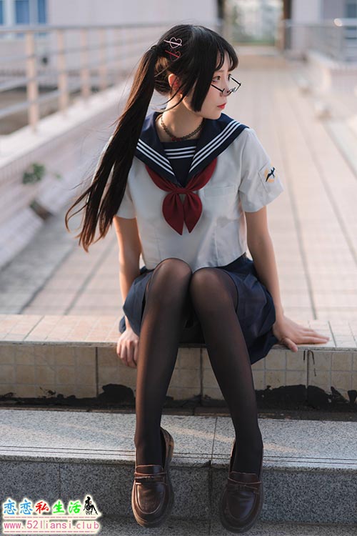 [美图精选]330-五更百鬼 JK黑丝短裙制服【43P/95M】