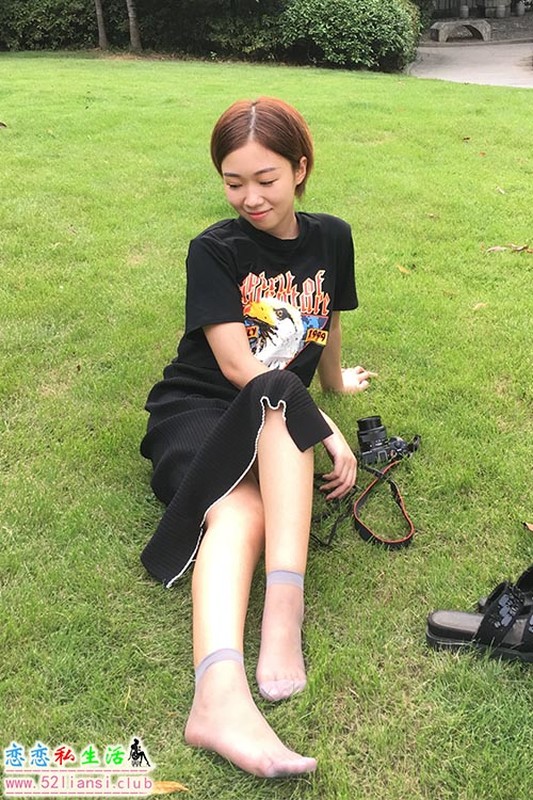 [学妹校园寝室丝短袜美脚]-第015期李珊珊【90P/171M】