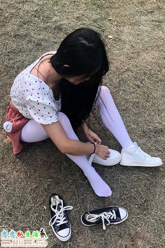 [最爱帆布鞋]052-学妹丝袜美腿写真（带视频）【101P+3V/718M】