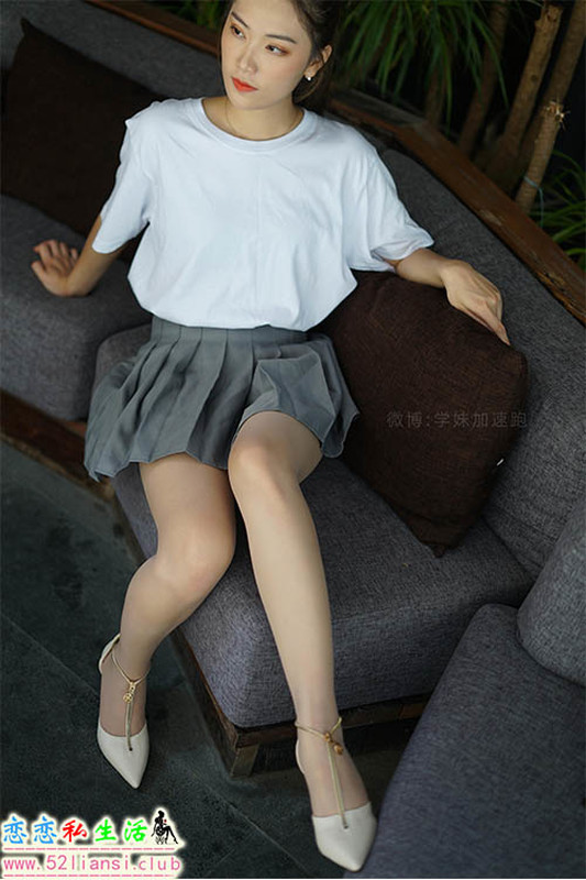 [学妹加速跑]XM053《灰裙下的丝-玲玲》（带视频）【98P+1V/186M】