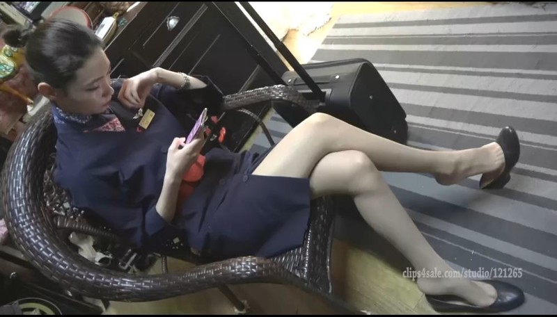 [视频] K&M 86-空姐肉丝袜挑鞋视频【21min/142M】