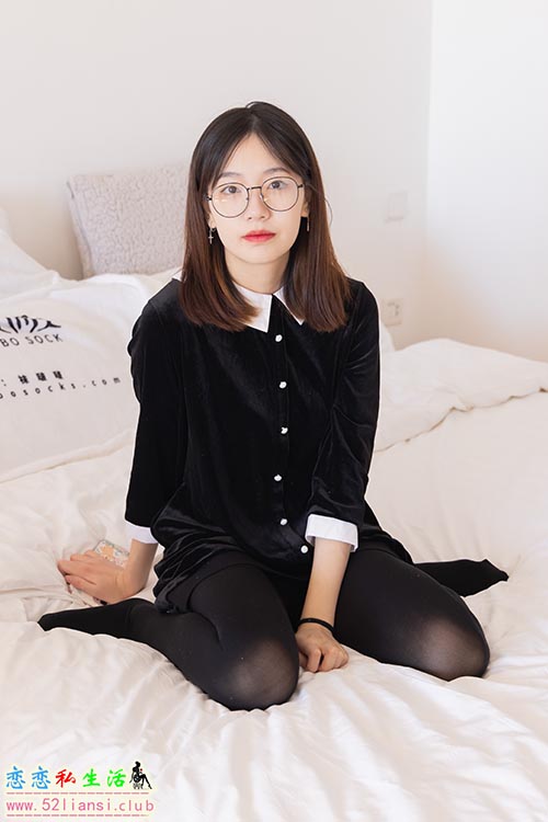 [袜啵啵] 053期 小甜豆-皮鞋、厚黑丝、黑色蕾丝船袜(带视频)【143P+1V/7.91G】