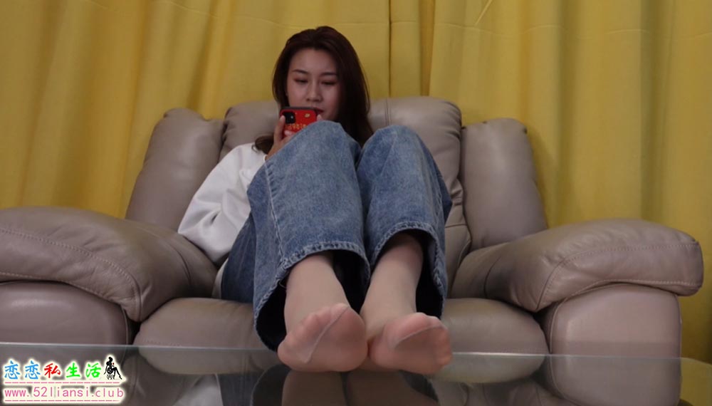 [视频] A&F 066-李霞-展示她性感的大肥脚-第1部【20min/1.84G】