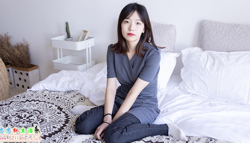 [袜啵啵] 256期 小甜豆-长靴、短白棉袜(带视频)【133P+1V/5.5G】