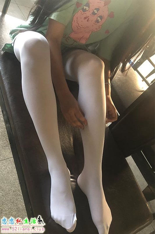 [最爱帆布鞋]050-学妹丝袜美腿写真（带视频）【331P+4V/1.57G】