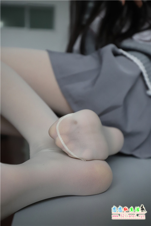 大西瓜爱牙膏-2019 05月活动模特2 教室短裙厚白丝【282P/2.48G】 大西瓜爱牙膏-2019 05月活动模特2 教室短裙厚白丝【282P/2.48G】