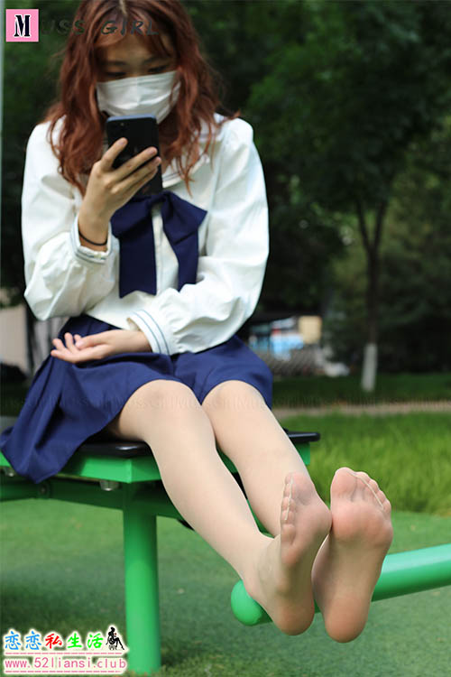 [MussGirl慕丝女郎] NO.215-草地JK制服肉丝3【94P/237M】
