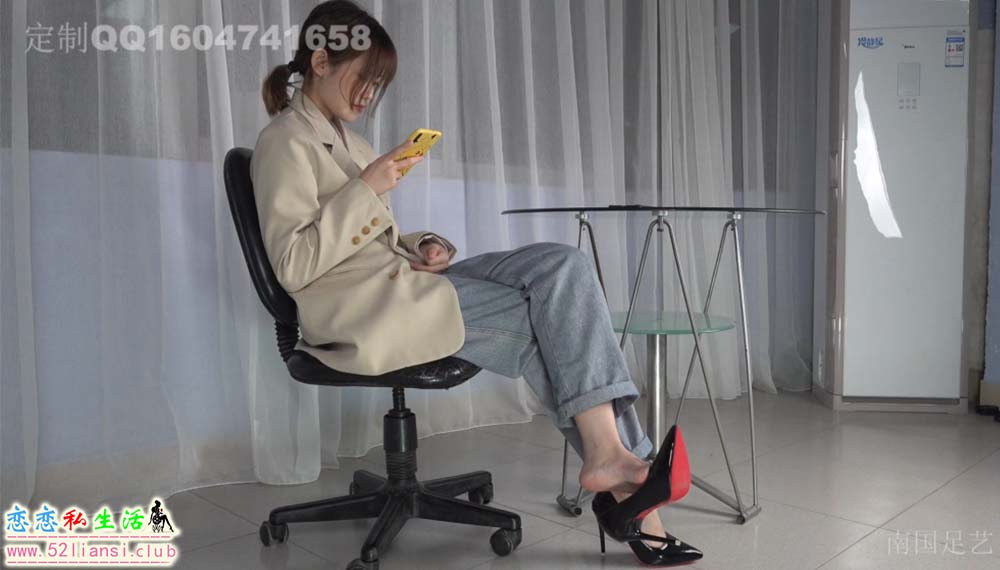 [南国足艺]47-小精灵莉莉OL风秀高跟美脚【14min/1.61G】