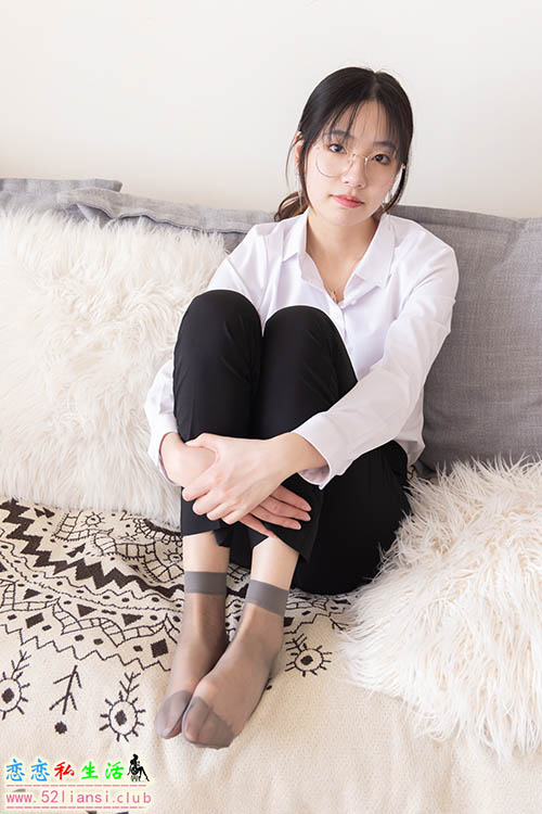 [袜啵啵] 085期 小甜豆-平底鞋、短灰丝、短肉丝(带视频)【140P+1V/6.65G】
