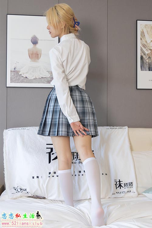 [袜啵啵] 160期 小淳-匡威板鞋、黑皮鞋、短肉丝-脚尖加固款、白丝小腿袜(带视频)【140P+1V/6.62G】