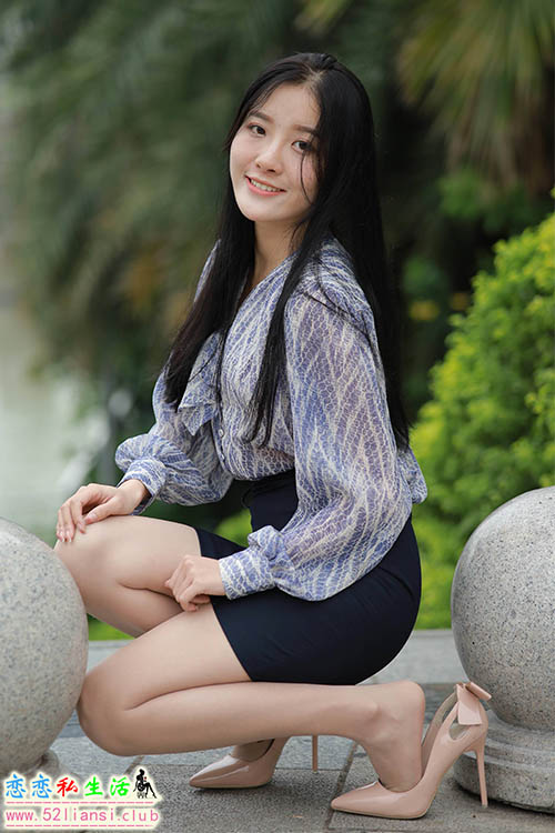 [IESS异思趣向] 丝享家 957：婉苹《公园偶遇美女》【92P/399M】