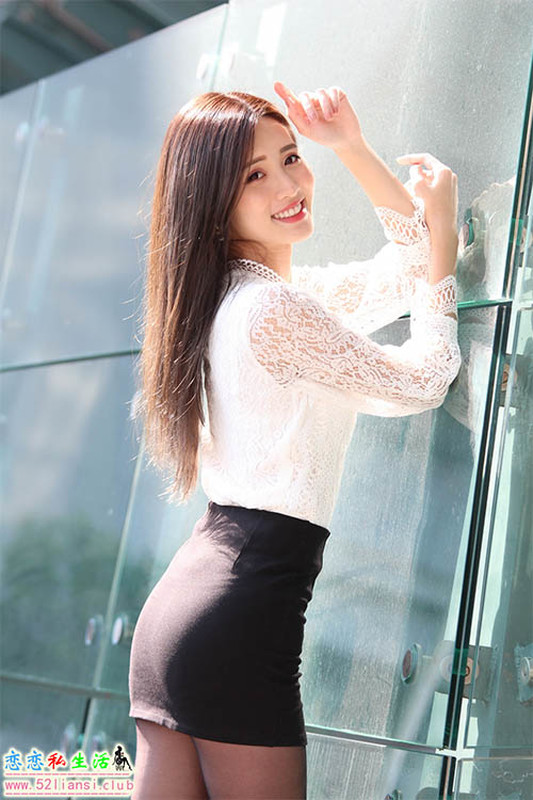 [街拍丝足]056-台湾腿模 张筠 OL制服 高跟美腿外拍【104P/158M】