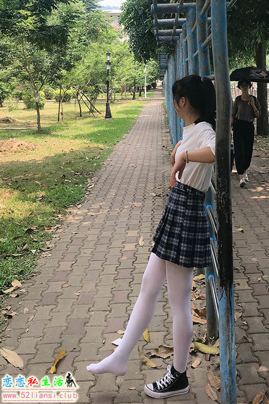 [最爱帆布鞋]008-学妹丝袜美腿写真【92P/183M】