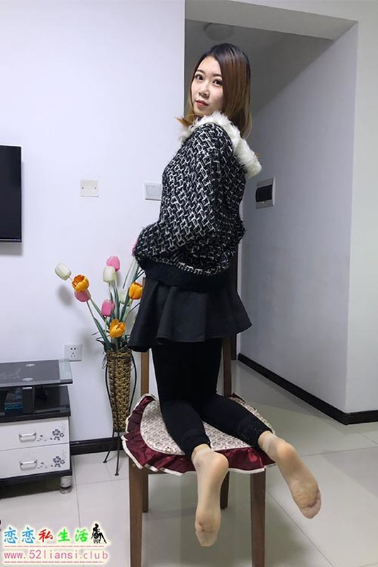 [学妹校园寝室丝短袜美脚]-第010期蔡雨汐【73P/410M】