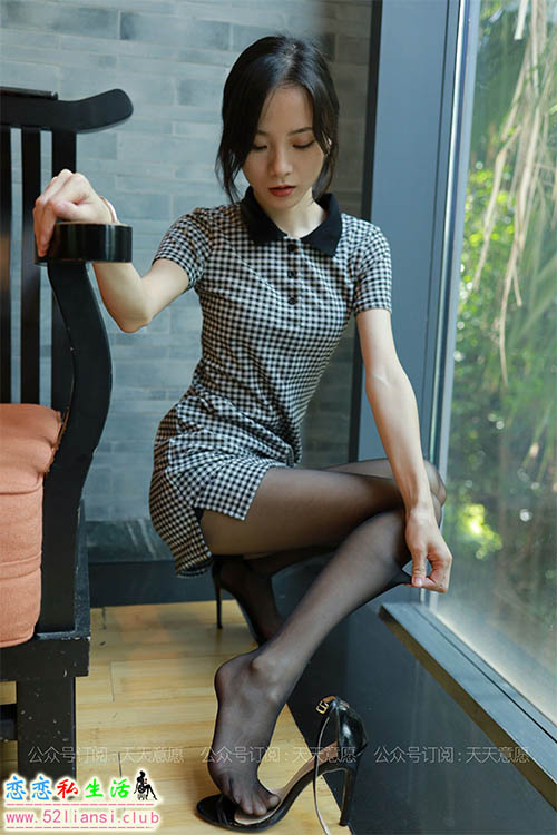 [IESS异思趣向] 丝享家 882：小六《下午茶的黑丝格子短裙》【86P/128M】
