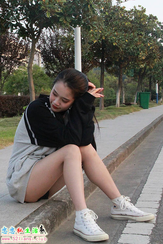 [最爱帆布鞋]019-学妹丝袜美腿写真（带视频）【204P+4V/1.39G】