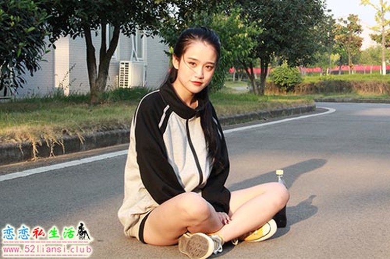 [最爱帆布鞋]020-学妹丝袜美腿写真（带视频）【202P+7V/2.1G】
