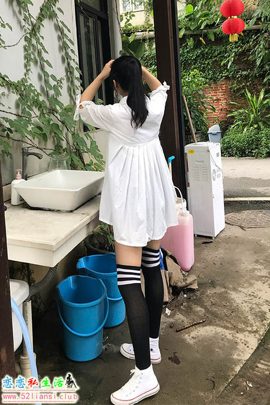 [最爱帆布鞋]055-学妹丝袜美腿写真（带视频）【139P+2V/598M】