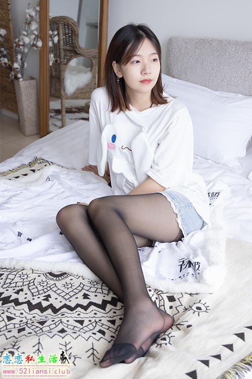 [袜啵啵] 233期 小甜豆-板鞋、黑丝(带视频)【142P+1V/6G】