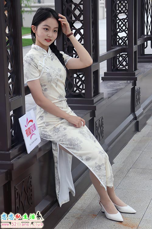 [初夏女神]058期 双双~【旗袍少女】带你闯入1955(带视频)【203P+1V/6.58G】