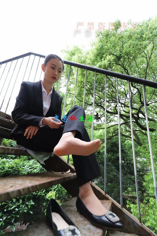 大西瓜爱牙膏-2018 4月活动 模特1 制服长裤Part2【137P/673M】 大西瓜爱牙膏-2018 4月活动 模特1 制服长裤Part2【137P/673M】