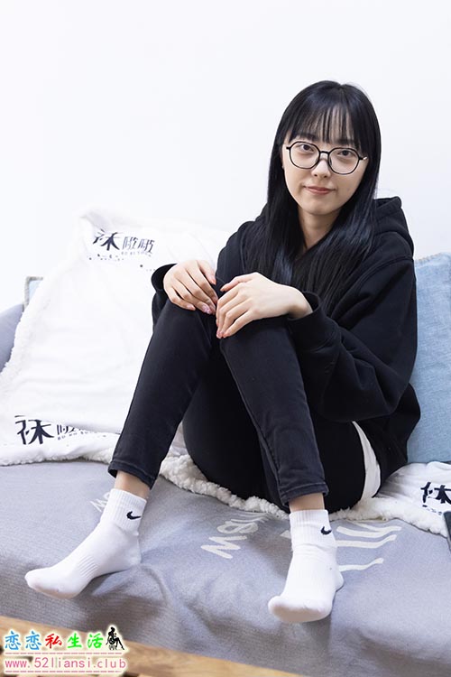 [袜啵啵] 061期 稚予-短靴、白棉袜、裸足(带视频)【145P+1V/6.96G】